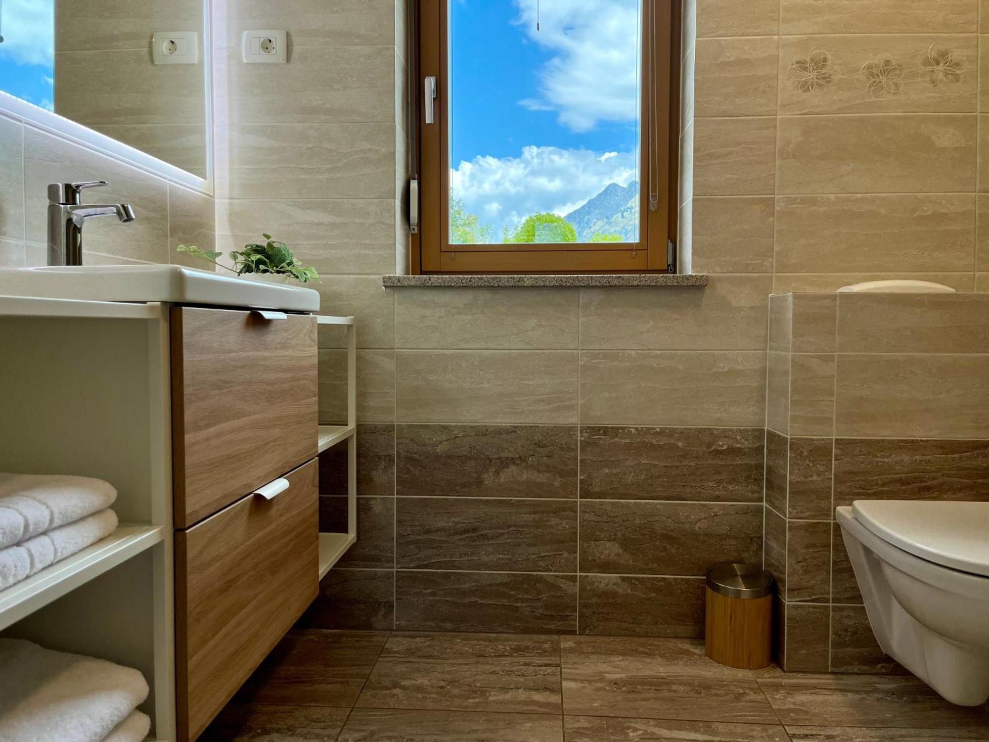 Cozy & Chic - Apartment With A Private Patio Kobarid Zewnętrze zdjęcie