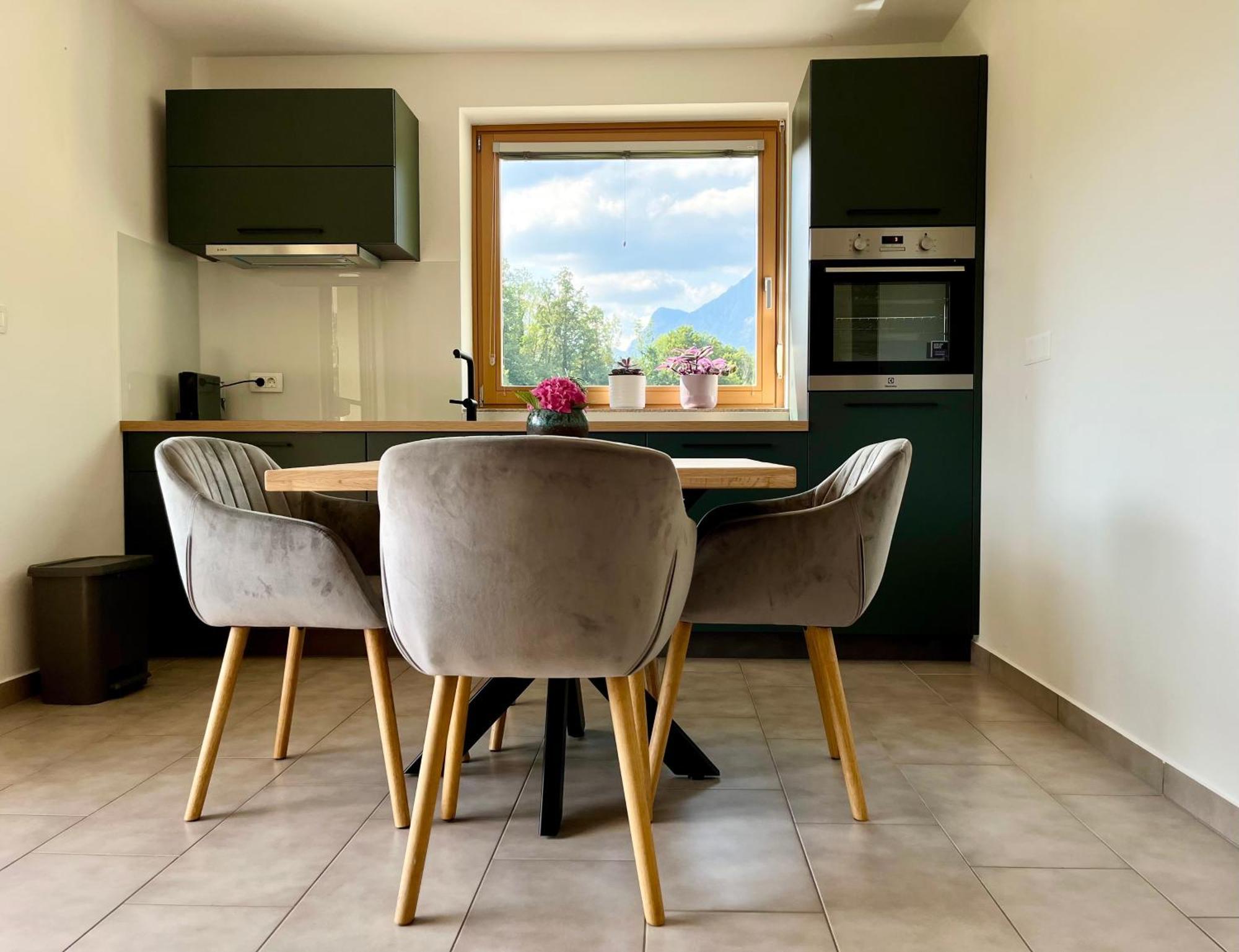 Cozy & Chic - Apartment With A Private Patio Kobarid Zewnętrze zdjęcie